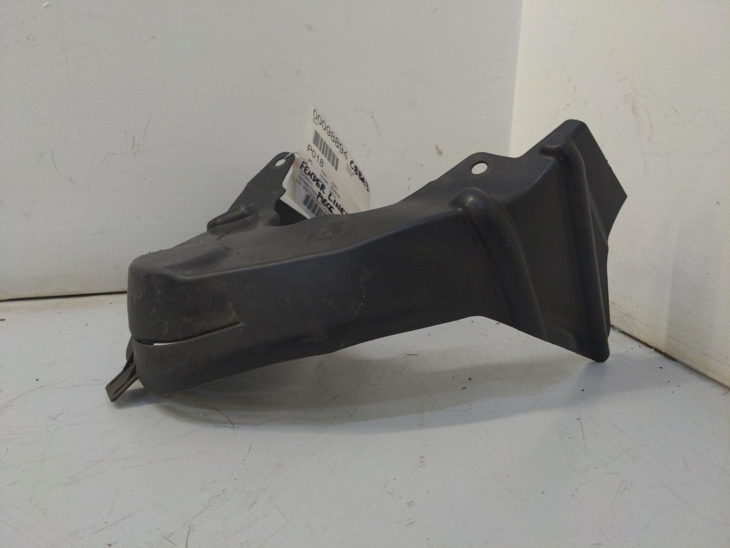 14 BMW I8 RH Right TOP Inner Fender Liner *scratched Gouged* 42KM'S