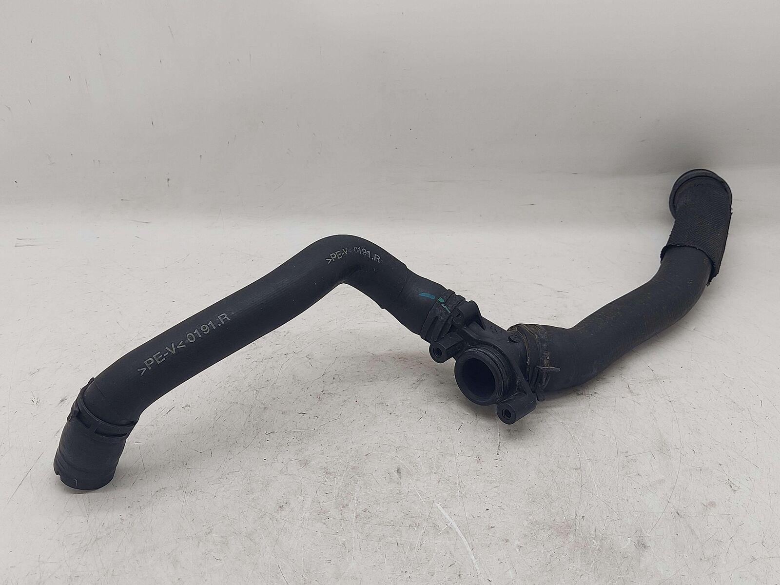 2014 PORSCHE 911 991 GT3 3.8L FRONT LEFT RADIATOR HOSE 99110663501 99110664981