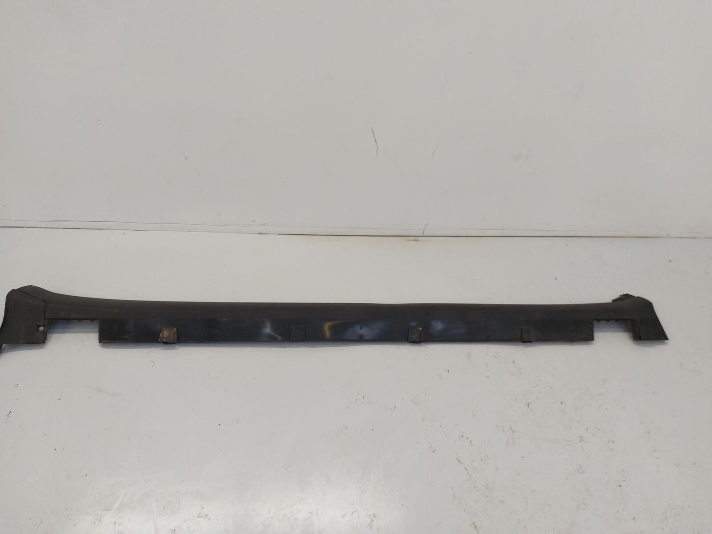 2017 TESLA X Right Rocker Moulding Rh Black 1034219-00-b *Damaged*