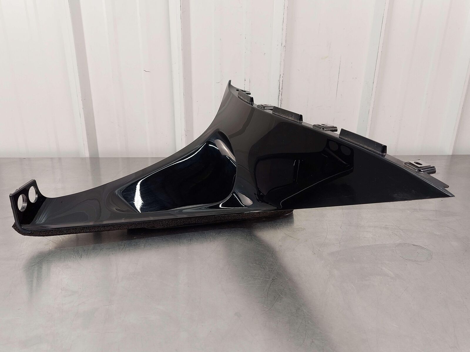 2023 McLaren Artura RH Right Quarter Panel Cooling Duct *scratched* 16AE475CP