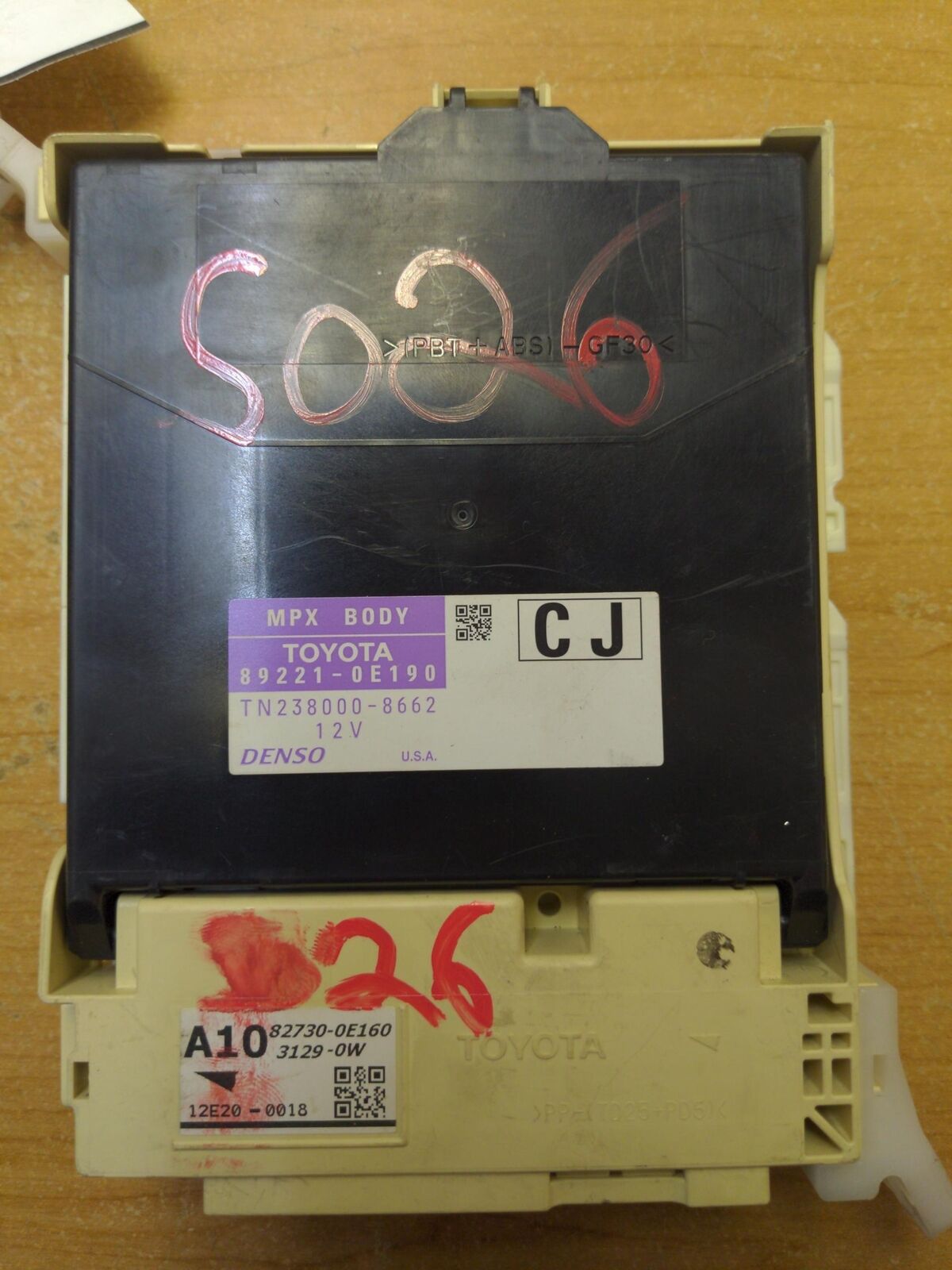 S026 LEXUS RX350 2013 82730-0e160 / 89221-0e190 DRIVER JUNCTION FUSE RELAY