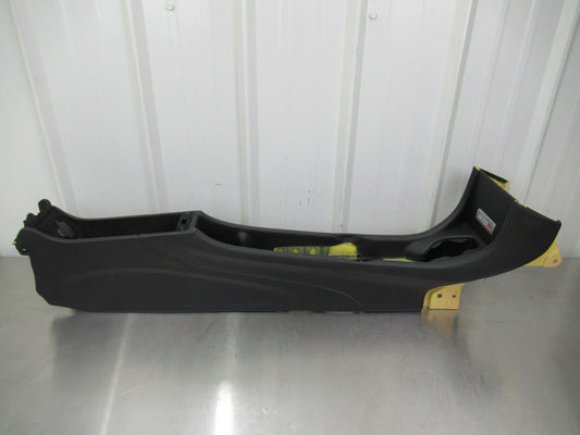 T020 2016 16 MCLAREN 570S CENTER CONSOLE BARE