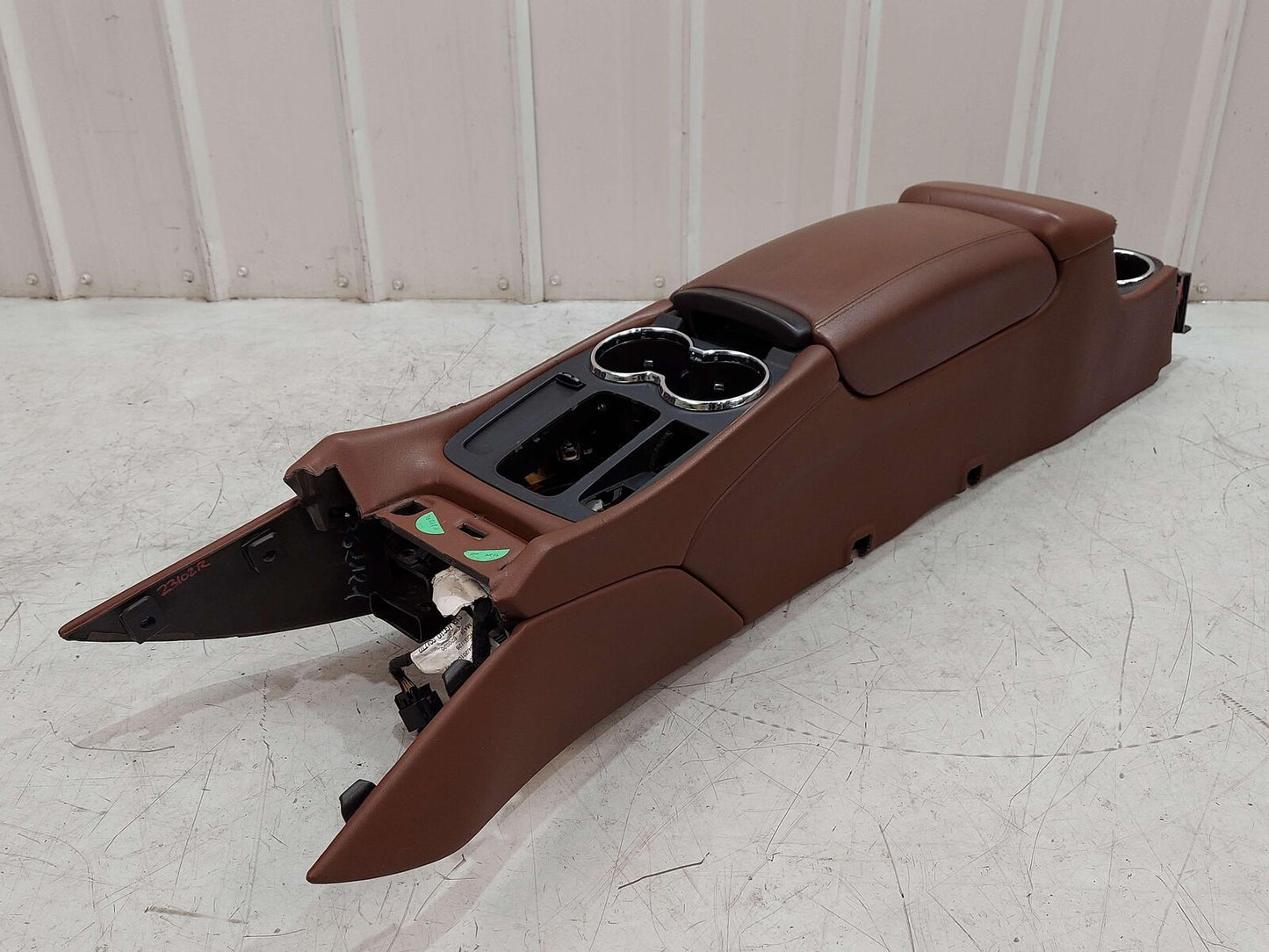 2010 Maserati GranTurismo S M145 Coupe FRONT CONSOLE BROWN LEATHER 69886500