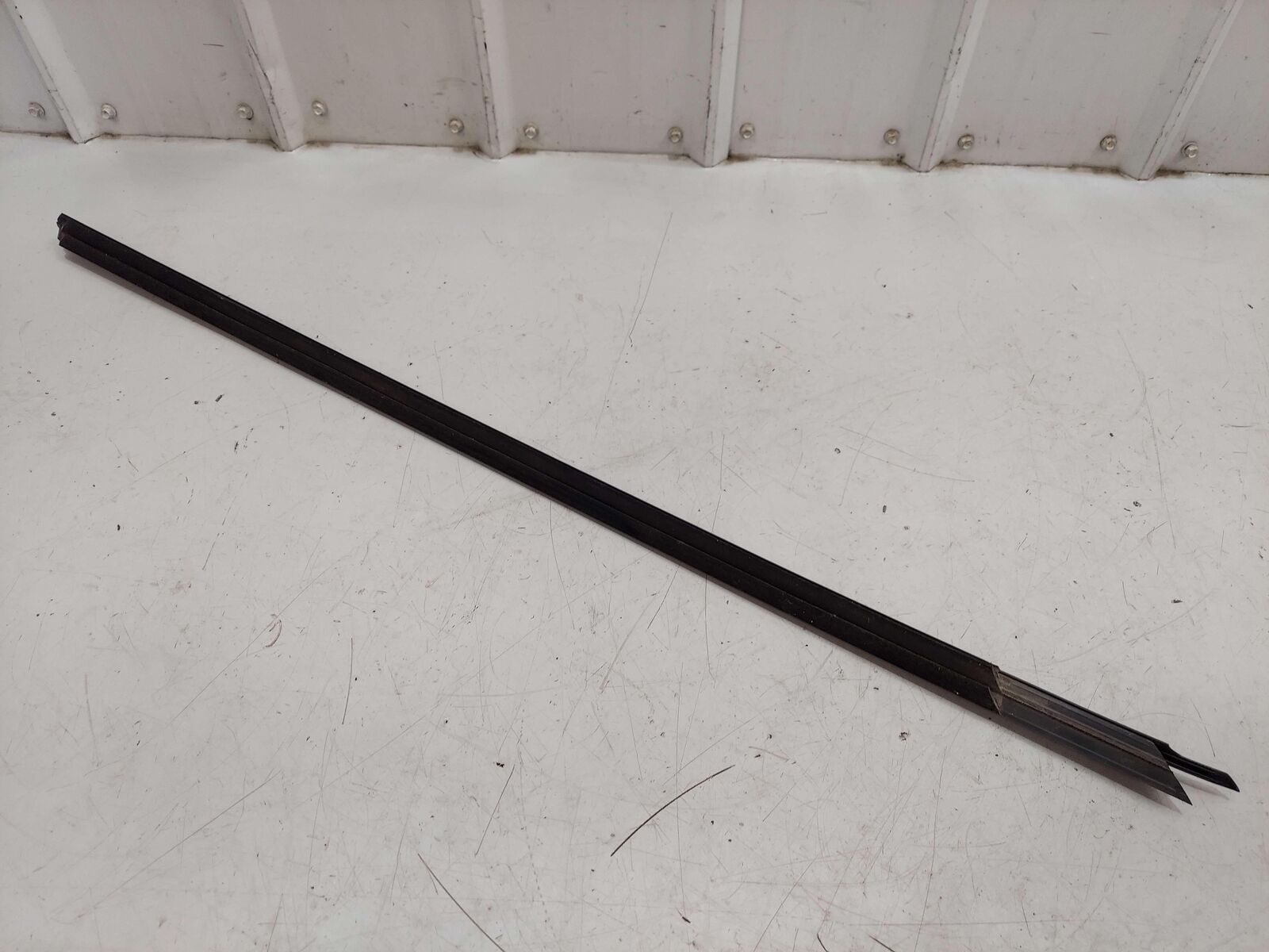 2014 PORSCHE 911 991 GT3 LEFT OUTER DOOR WINDOW TRIM W/ SEAL *SCRATCHES*