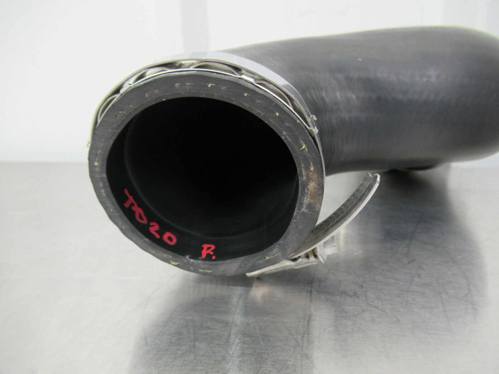 T020 2016 16 MCLAREN 570S RH RIGHT  INTERCOOLER PIPE TUBE TO THROTTLE BODY 