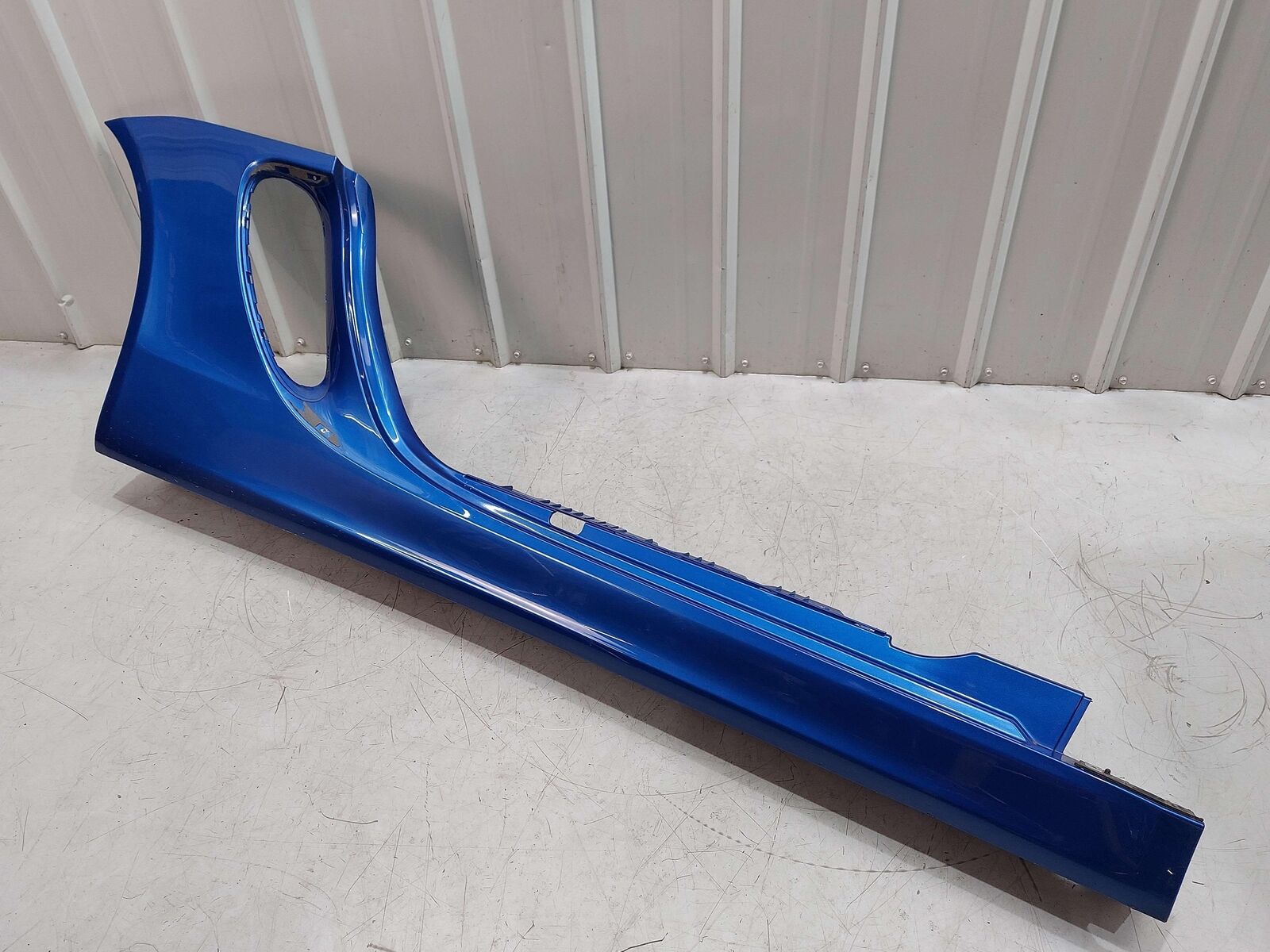 16 PORSCHE CAYMAN GT4 981 RIGHT ROCKER PANEL SIDE SKIRT MOULDING SAPPHIRE BLUE