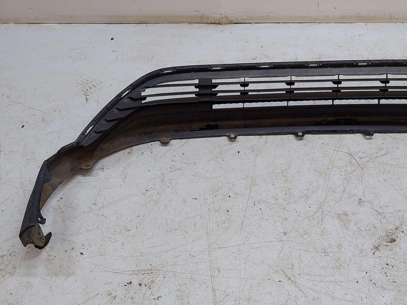 20-23 TOYOTA HIGHLANDER FRONT BUMPER LOWER SECTION BLACK TEXTURED