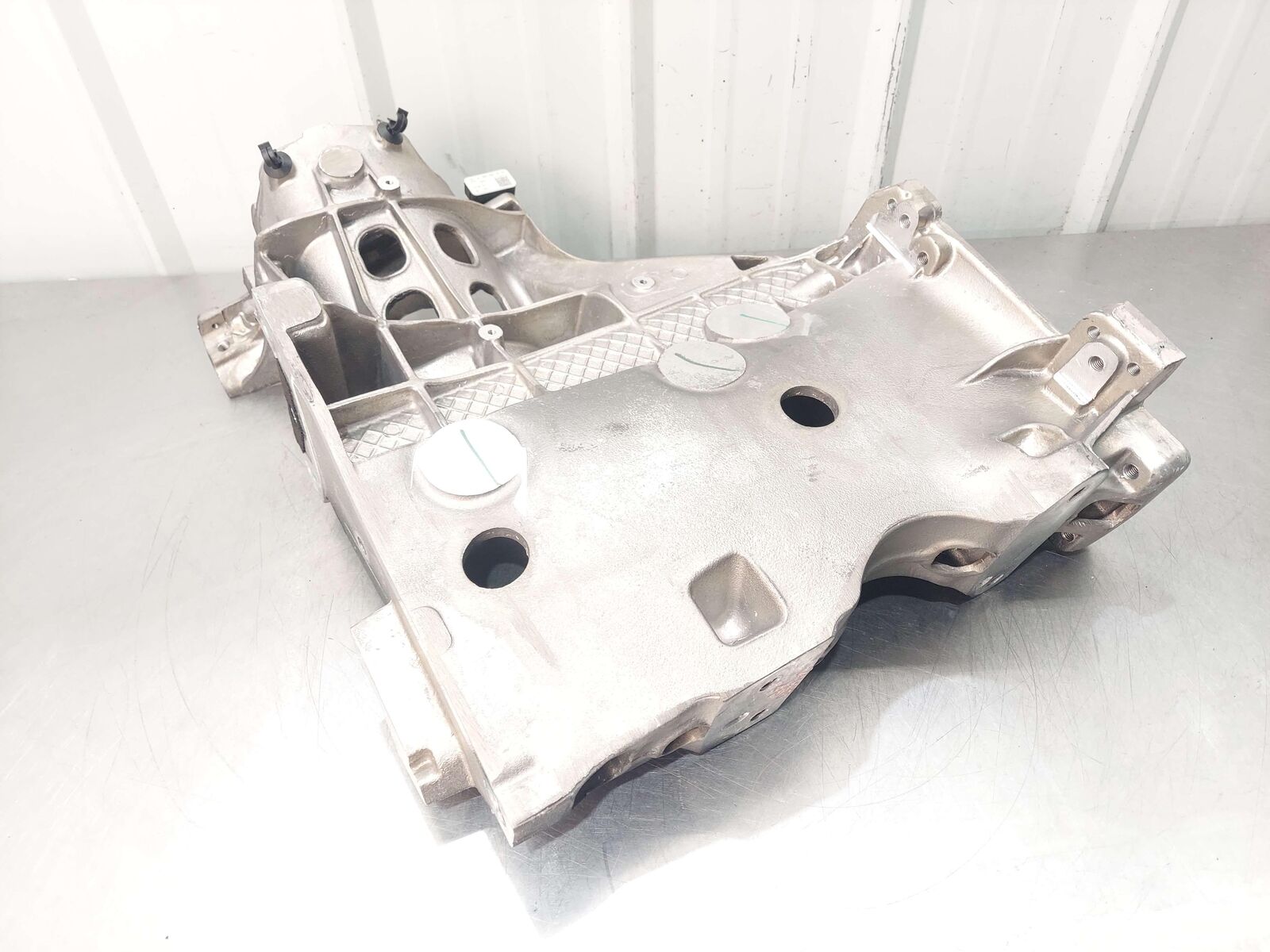 2024 ASTON MARTIN DB12 FRONT LEFT IMPACT FRAME RAIL SUSPENSION MOUNT BRACKET