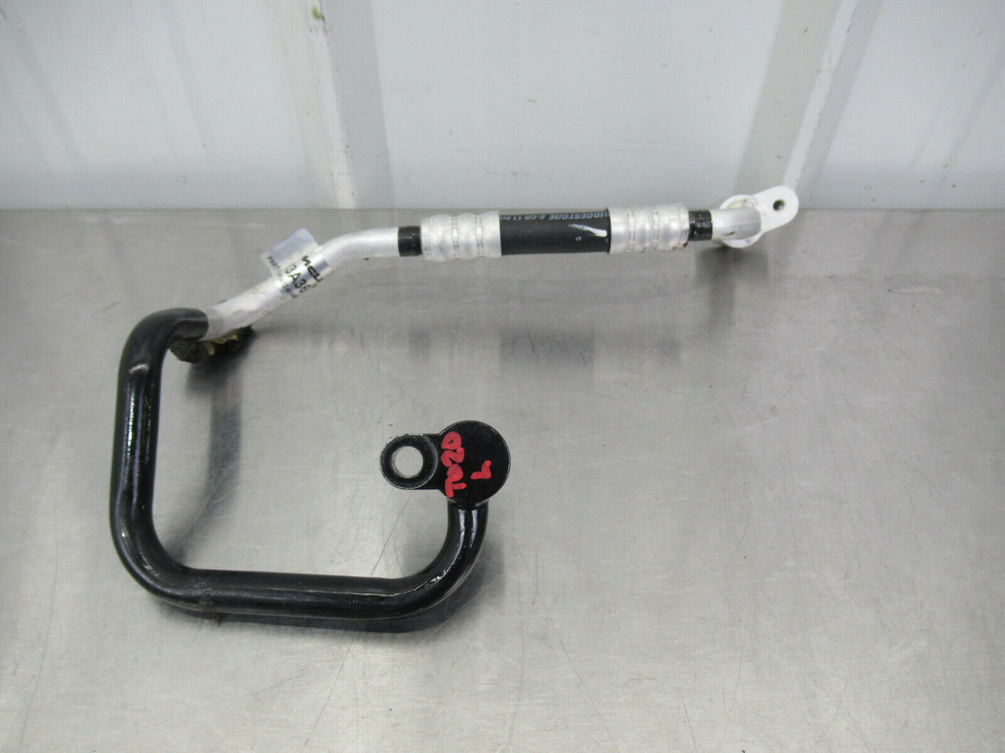 T020 2016 16 MCLAREN 570S AC LINE HOSE PIPE #14 13A3613CP