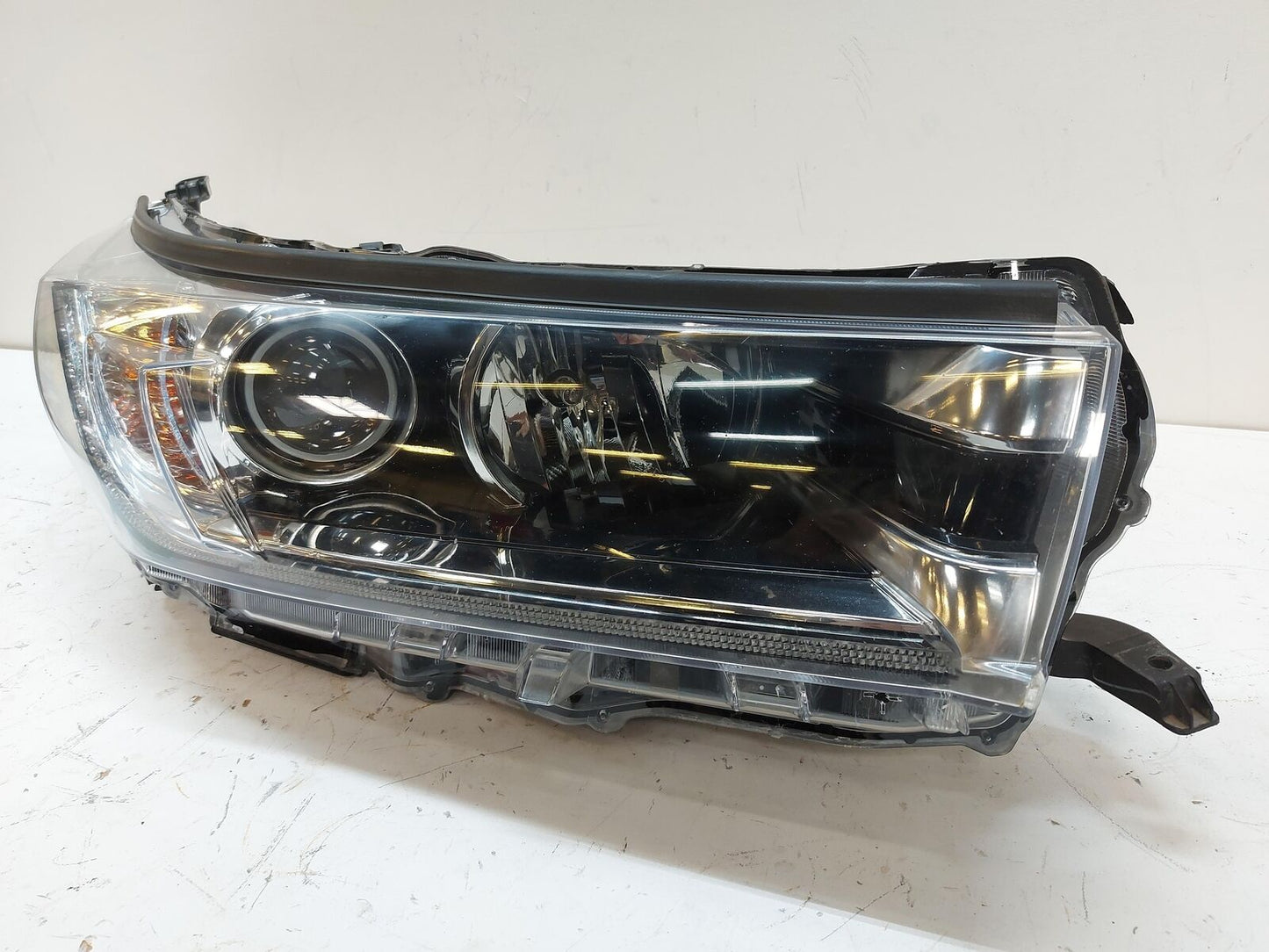 17-19 Toyota Highlander RH Right Headlamp Headlight LED DRL's Smoked *notes*