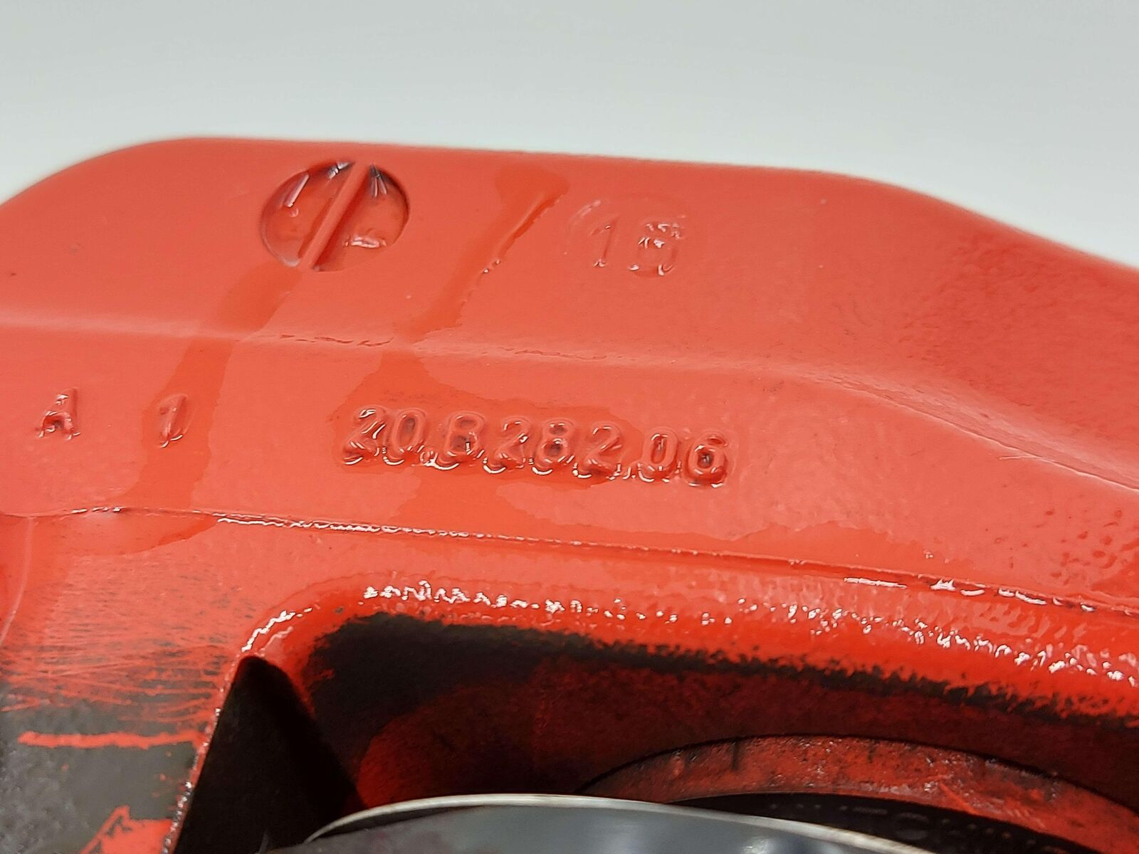 15-21 MERCEDES C63S AMG W205 FRONT RIGHT BRAKE CALIPER RED *CHIPS/PAINT PEELING*