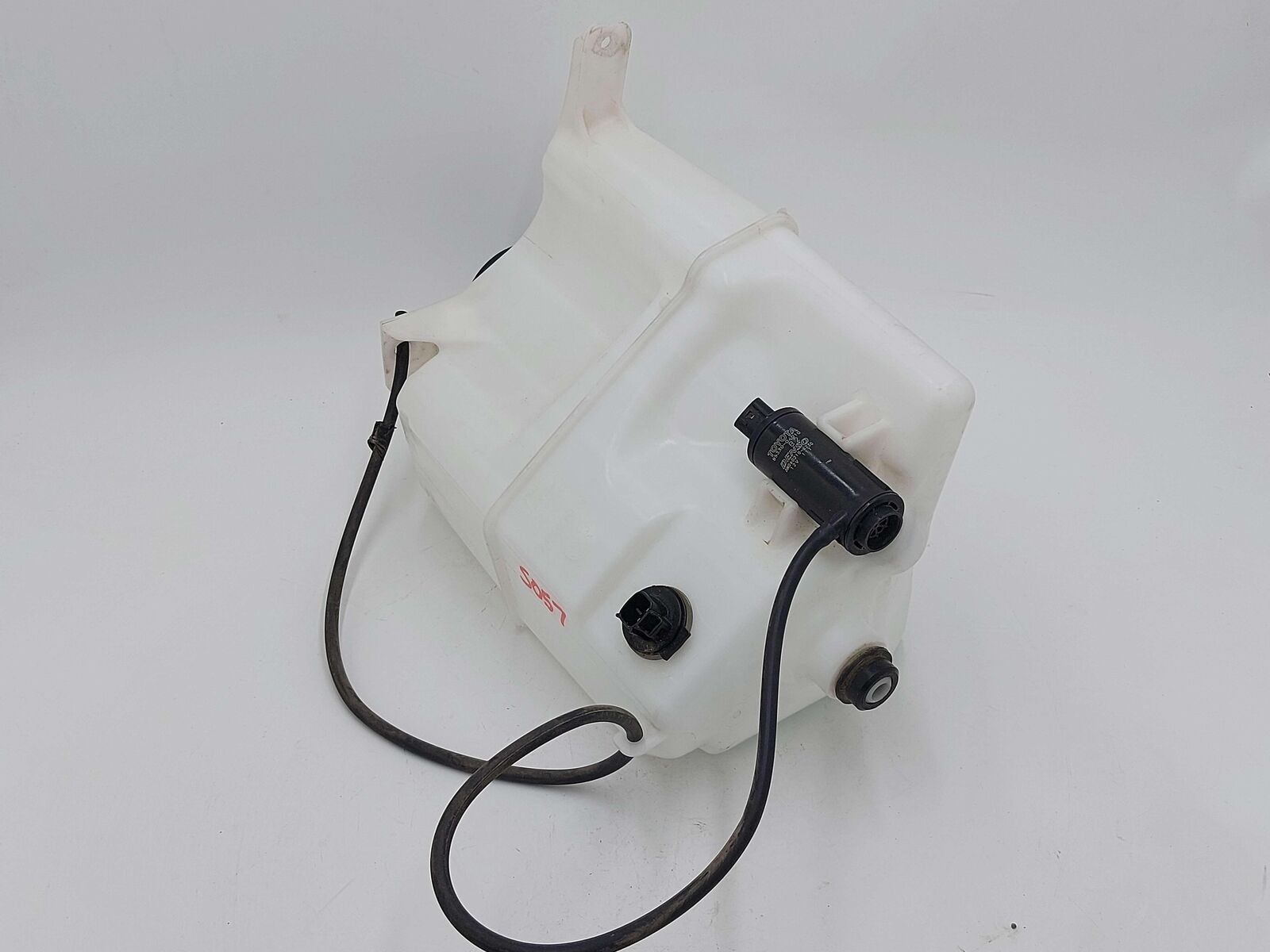 16-23 TOYOTA TACOMA WASHER BOTTLE W/ PUMP CANADA MARKET 85330-04010 8531504100