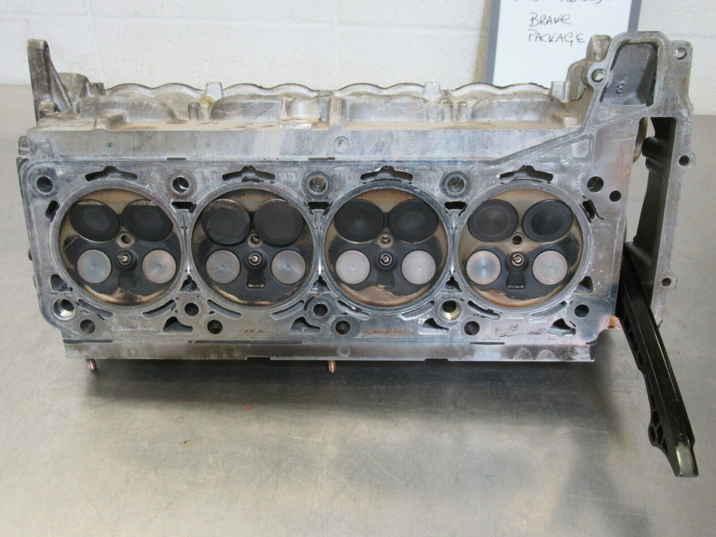 S032  2016 MERCEDES CLS63S 5.5L LH CYLINDER HEAD