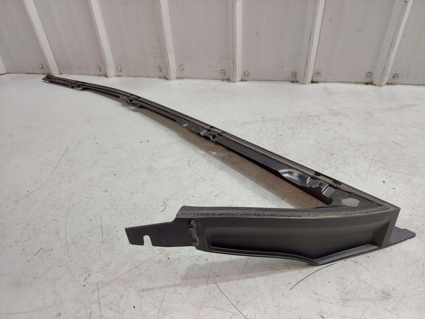 2016 MCLAREN 540C RIGHT DOOR BLADE MOUNTING TRIM 13A5859CP 13A3998CP