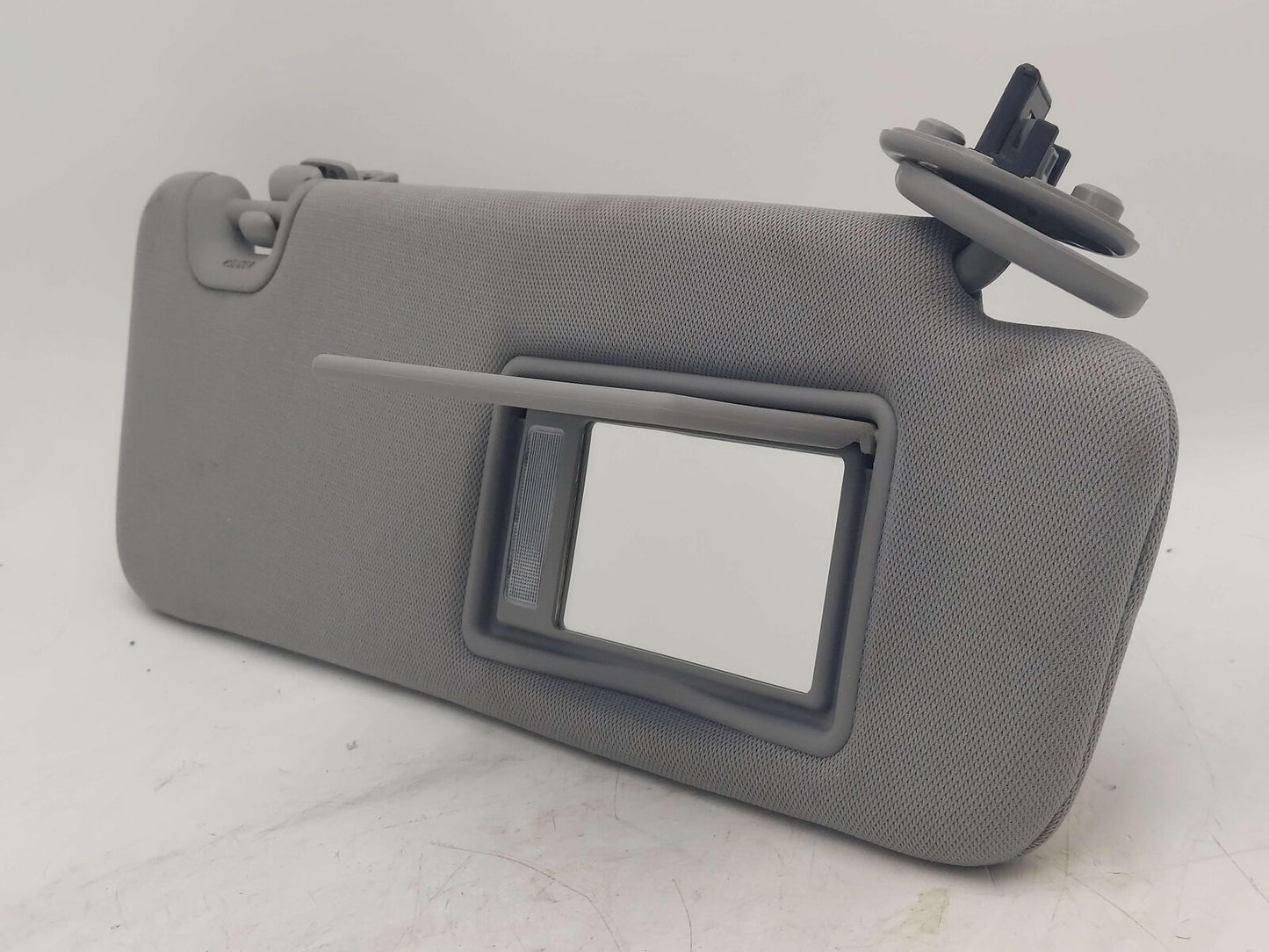 14-19 TOYOTA HIGHLANDER RIGHT SUN VISOR GREY LA20 ILLUMINATED *NOTE