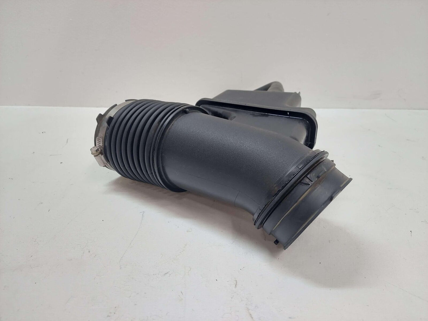 08-14 TOYOTA SEQUOIA AIR INTAKE FILTER CLEANER RESONATOR TUBE 17880-0S010