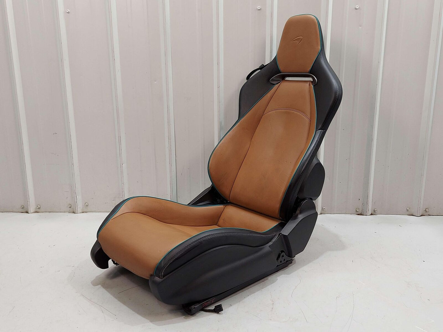 2023 MCLAREN ARTURA FRONT RIGHT SEAT BROWN & BLACK LEATHER POWER *NOTE