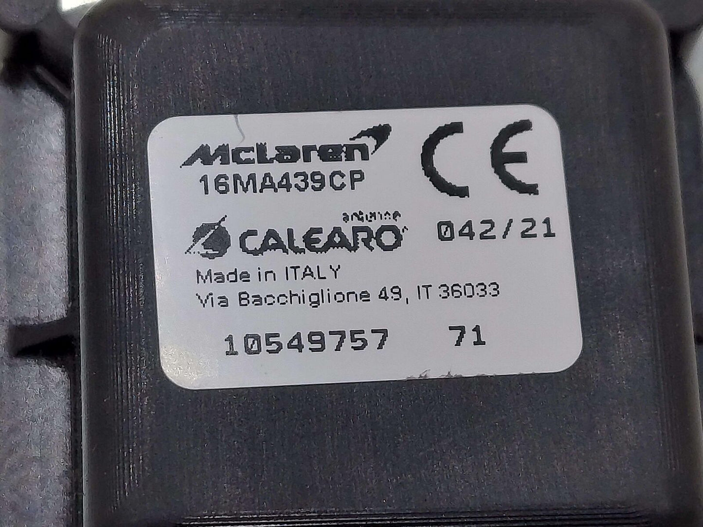 2023 McLaren Artura Antenna Calearo 16MA439CP 3K KM