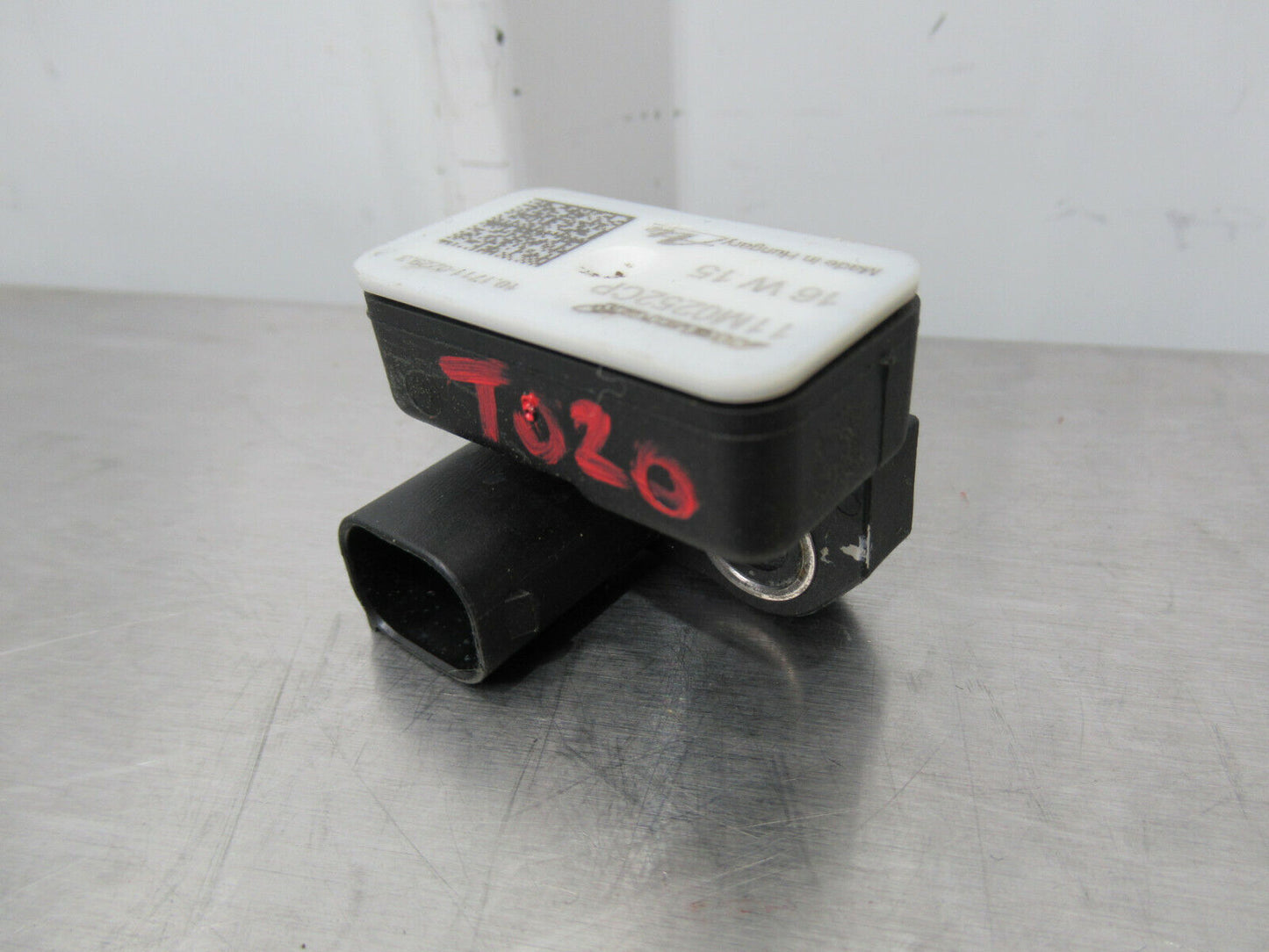 T020 2016 16 MCLAREN 570S YAW TURN RATE SENSOR #6 11M0252CP