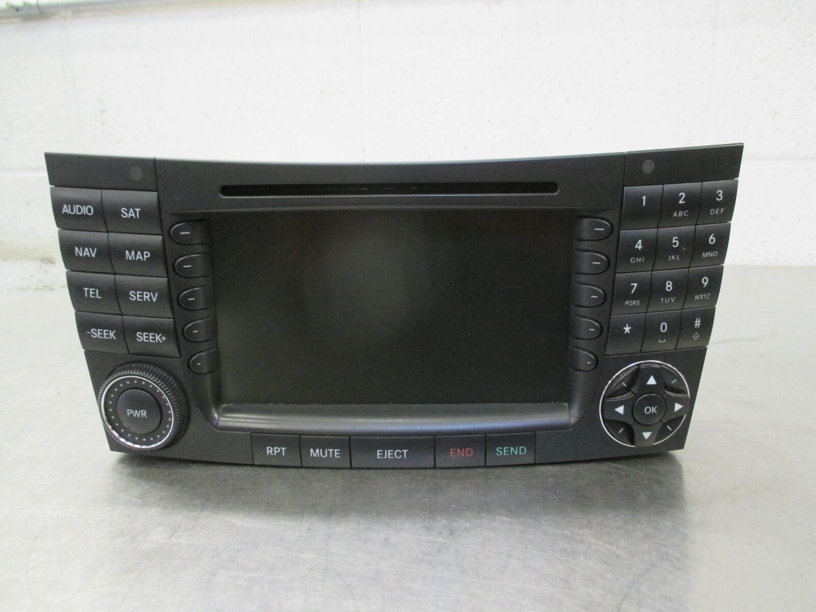 04-08 MERCEDES E350 Navigation RECEIVER AM FM CD Radio 2118204397