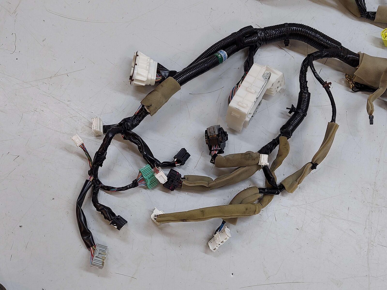 2009 Nissan GTR GT-R R35 Interior Dash Wiring Wire Harness 24010JF10B 60K KMS