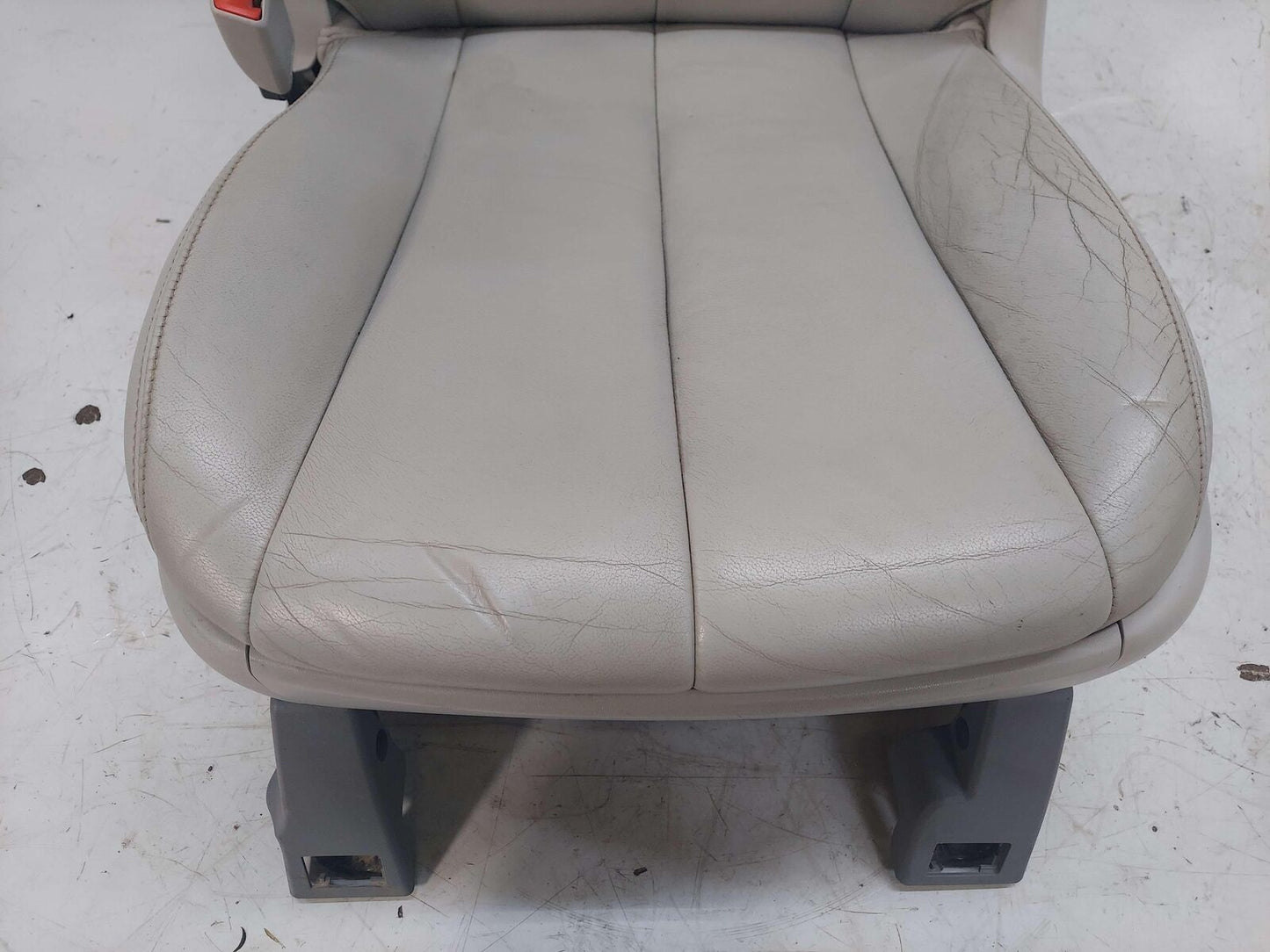 11-20 Toyota Sienna Front Seat LH Left Gray Leather W/ Headrest Display *Notes