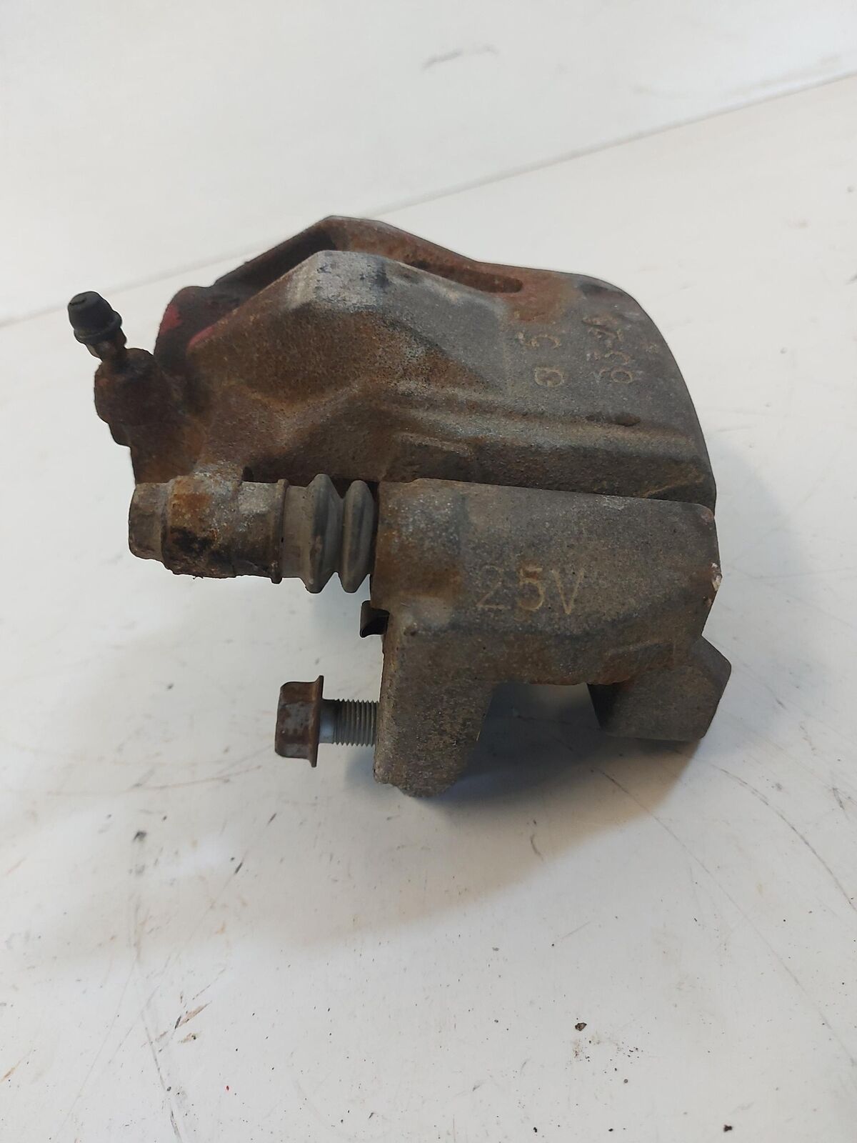 06-18 TOYOTA RAV-4 Right Caliper Rh Front 10.8' rotor style