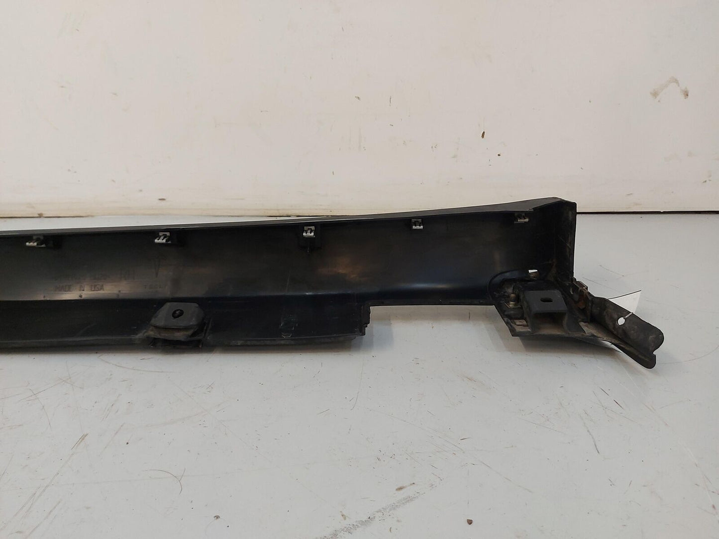 2017 TESLA X Right Rocker Moulding Rh Black 1034219-00-b *Damaged*