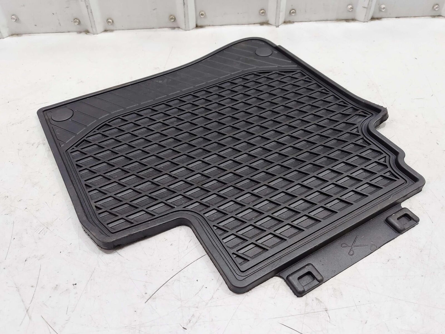 2019 MERCEDES S-CLASS S560 W222 FLOOR MAT OEM BLACK RUBBER MAT SET *WORN/GOUGES*