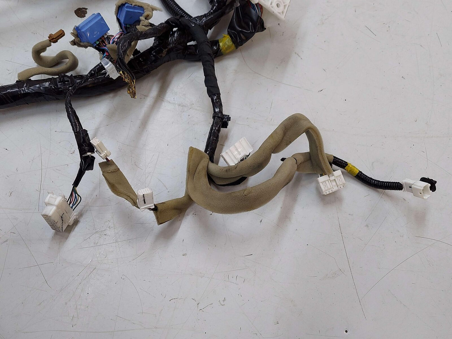 2009 Nissan GTR GT-R R35 Interior Dash Wiring Wire Harness 24010JF10B 60K KMS