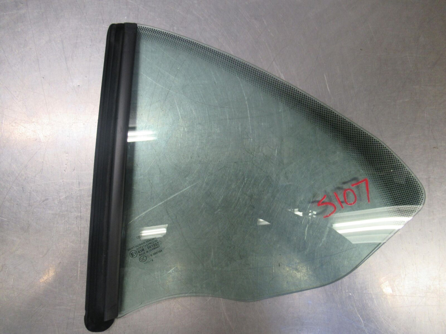 99-13 PORSCHE 911 997 TURBO Left Quarter Glass Window 43R-001057