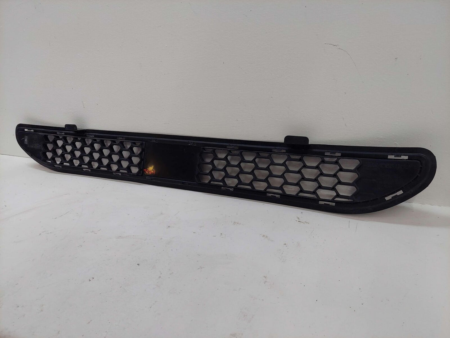 19-20 HYUNDAI SANTA FE FRONT BUMPER LOWER GRILLE ONLY 86531-S2010