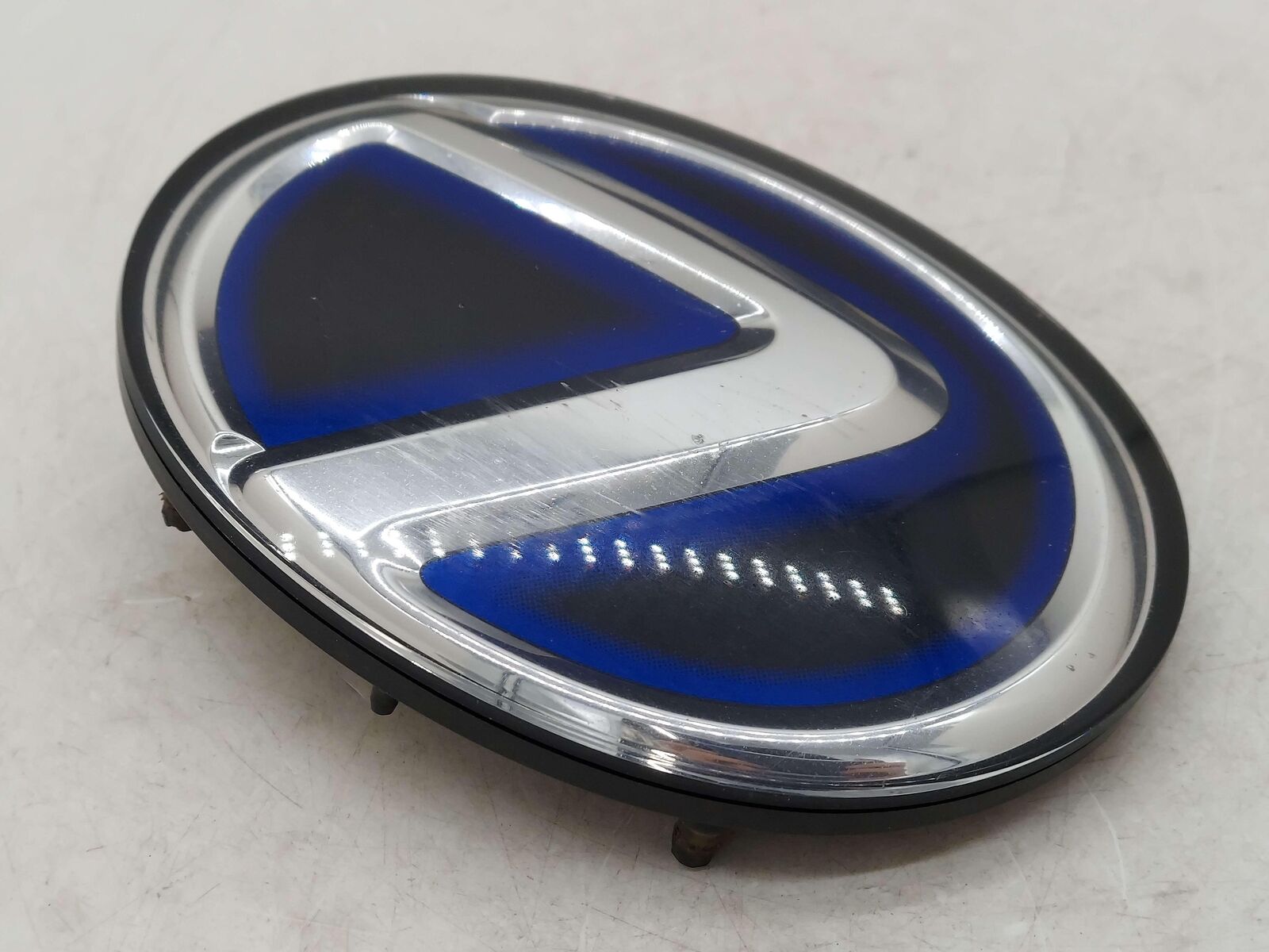 2010 LEXUS LS600 HYBRID EMBLEM 90975-02117 *SCUFFED*