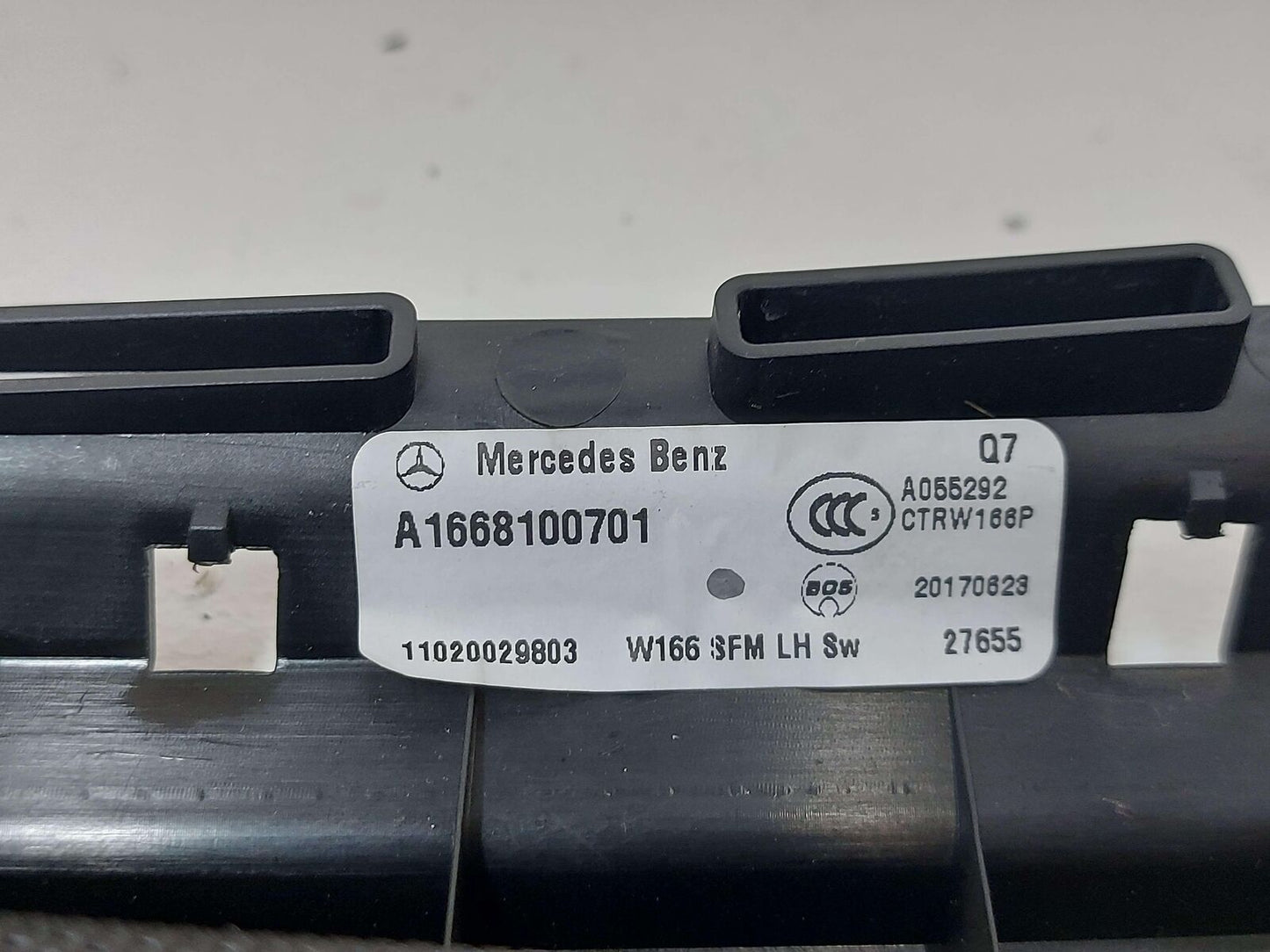 16-19 MERCEDES GLE63S AMG W166 Door Window Sun Shade LEFT A1668100701 *Notes*