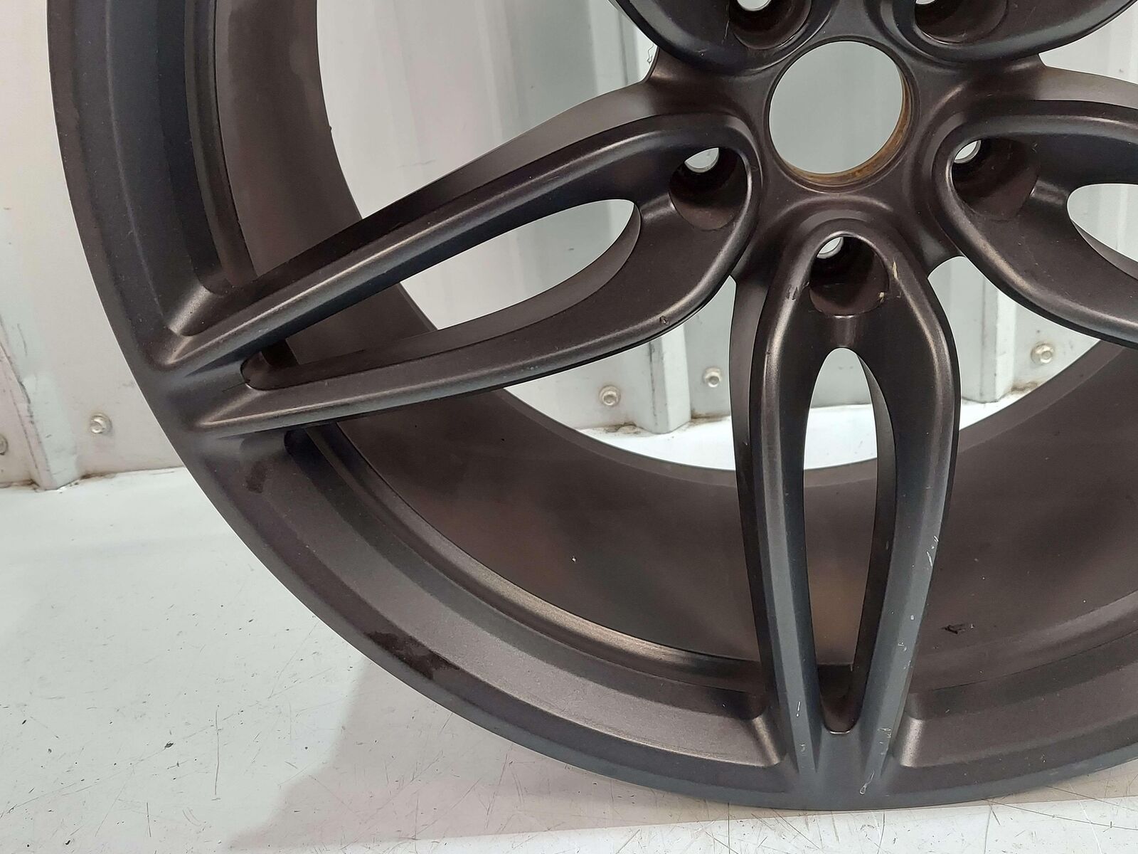 2016 MCLAREN 540C WHEEL RIM 20X10 BLACK 10 SPOKE ALLOY 13B0930CP *NOTE