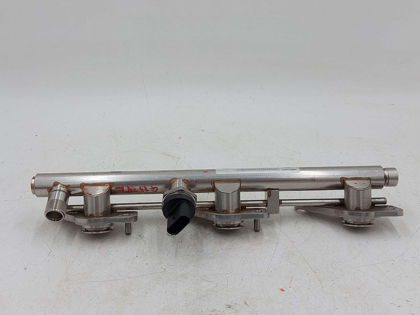 2017 MERCEDES C43 W205 3.0L LH LEFT FUEL INJECTION RAIL 276.823 A2760700400