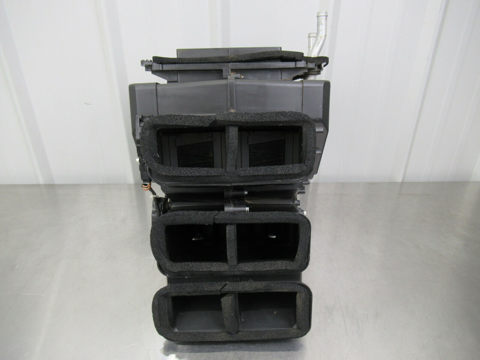 T020 2016 16 MCLAREN 570S HVAC HEATER BOX W/ HEATER CORE DAMAGE 13A3588CP