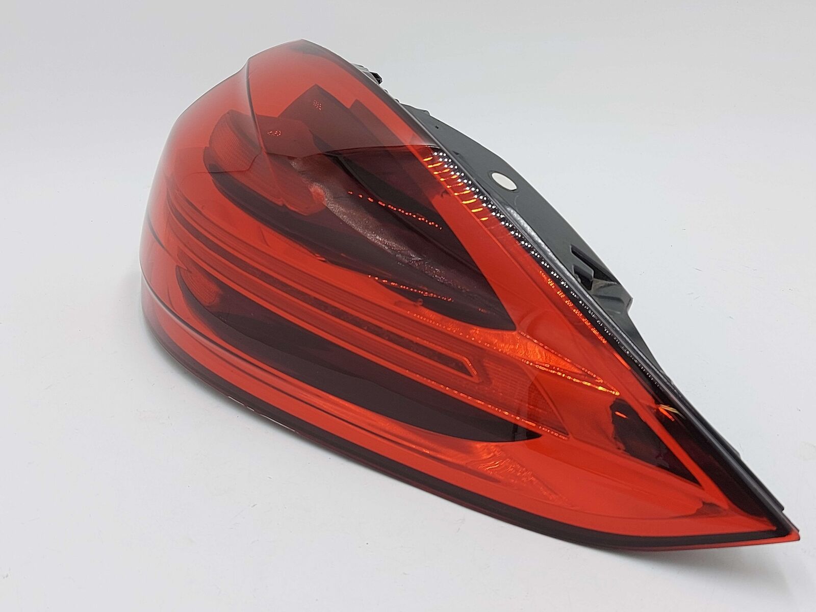 15-18 PORSCHE CAYENNE 958 S E-HYBRID RIGHT TAIL LIGHT LAMP OUTER *NOTE