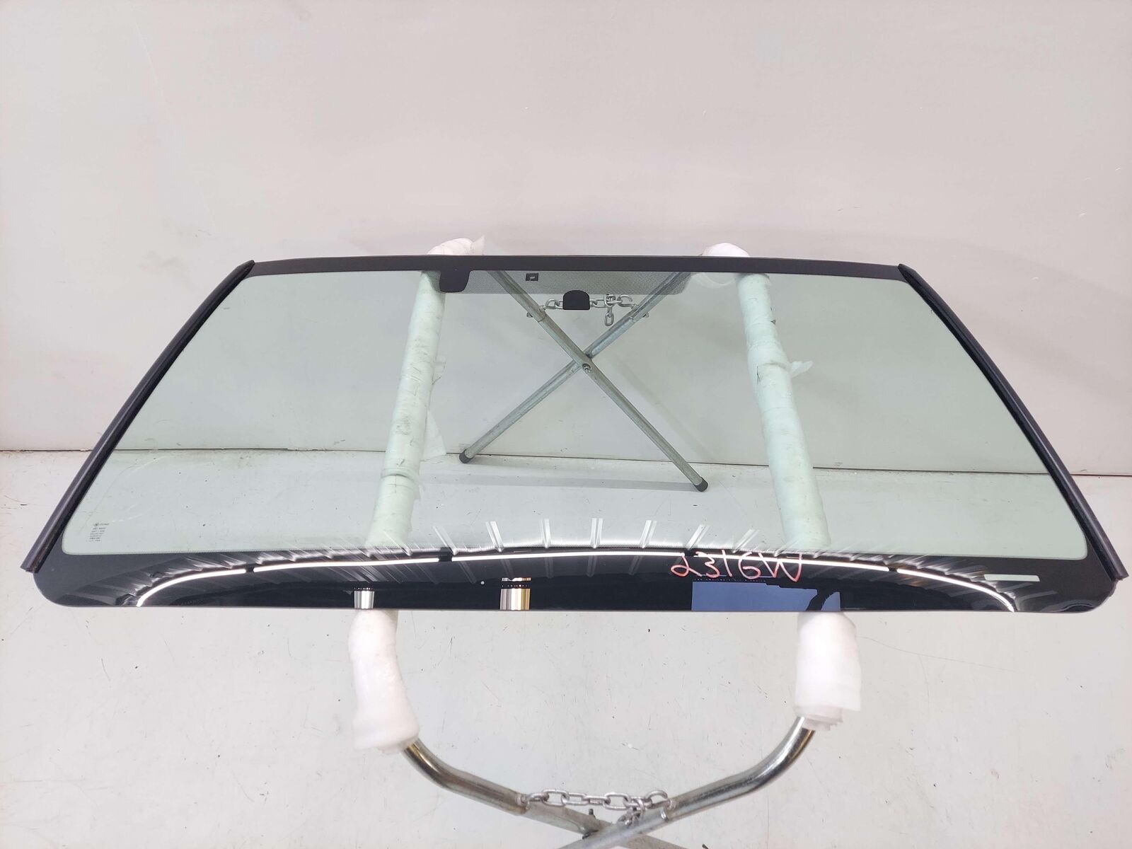 16-17 TOYOTA TACOMA FRONT WINDSHIELD WINDOW GLASS 5610104060 OEM