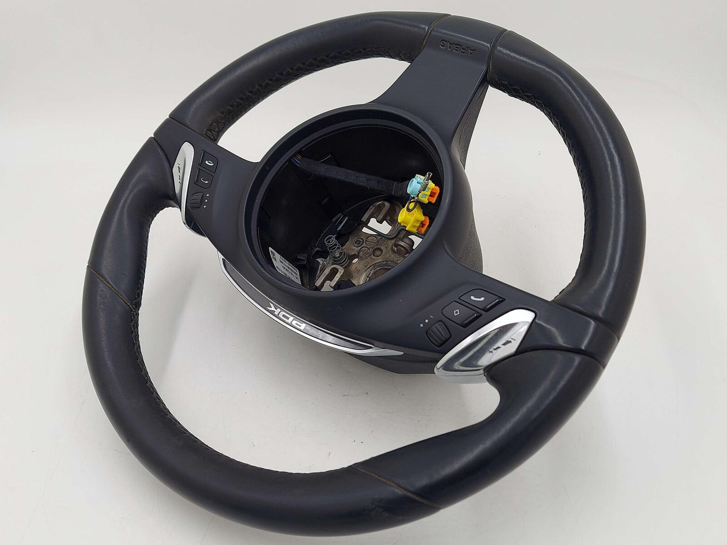 10-16 PORSCHE PANAMERA Steering Wheel Black Radio Control