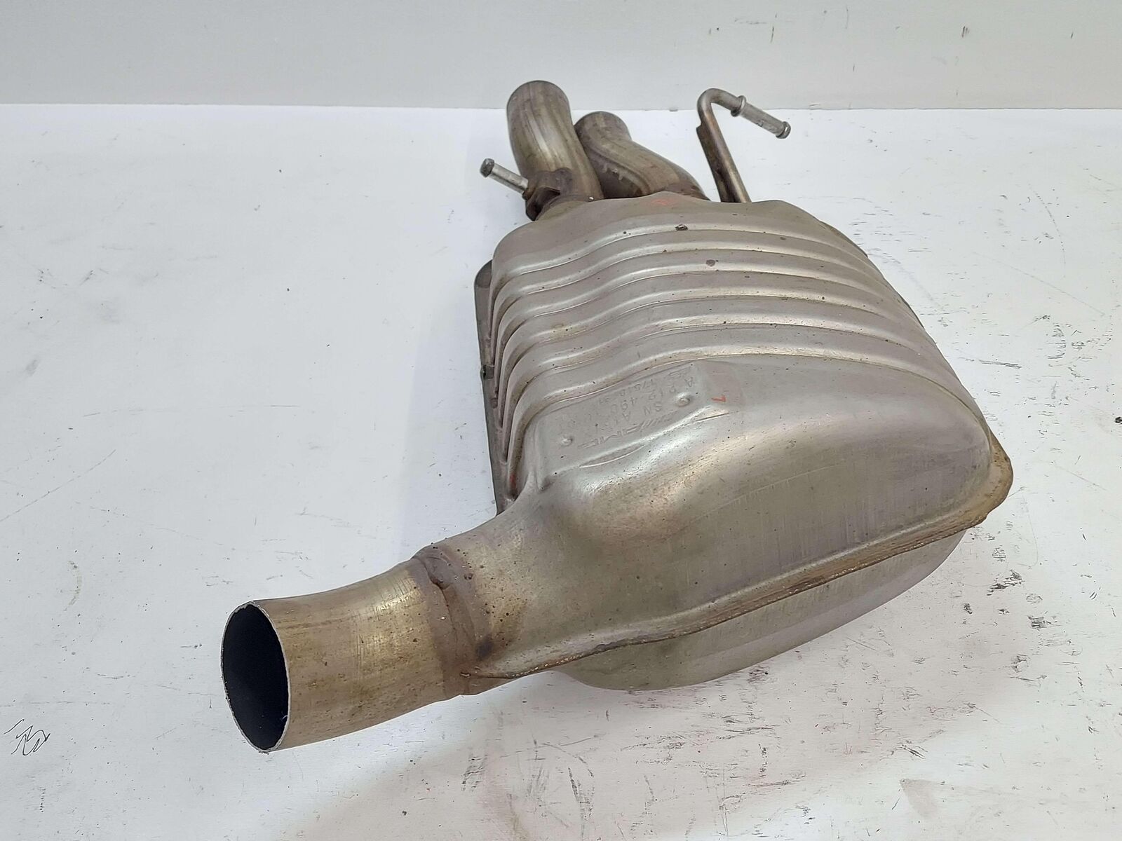 14-16 MERCEDES E63s AMG W212 S212 LEFT EXHAUST MUFFLER A2124901601