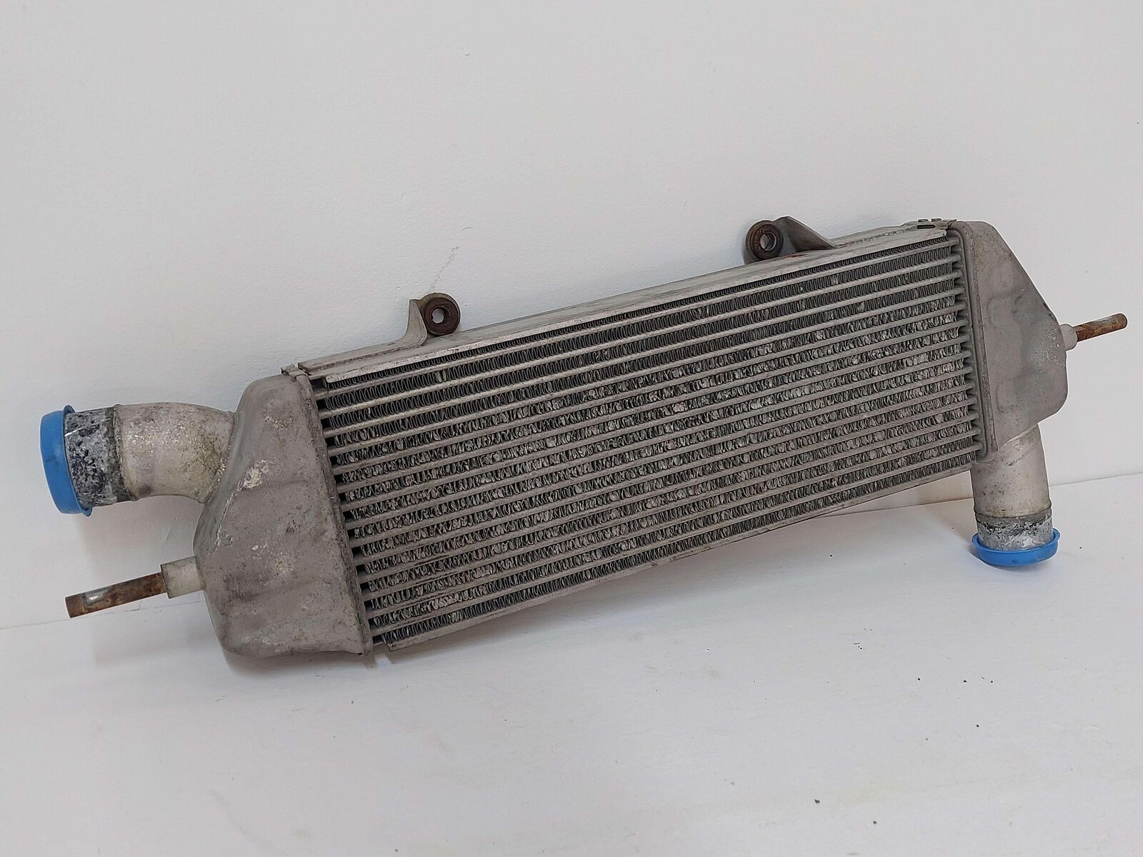 09-15 MITSUBISHI LANCER RALLIART INTERCOOLER 1530A059 *FINS BENT*