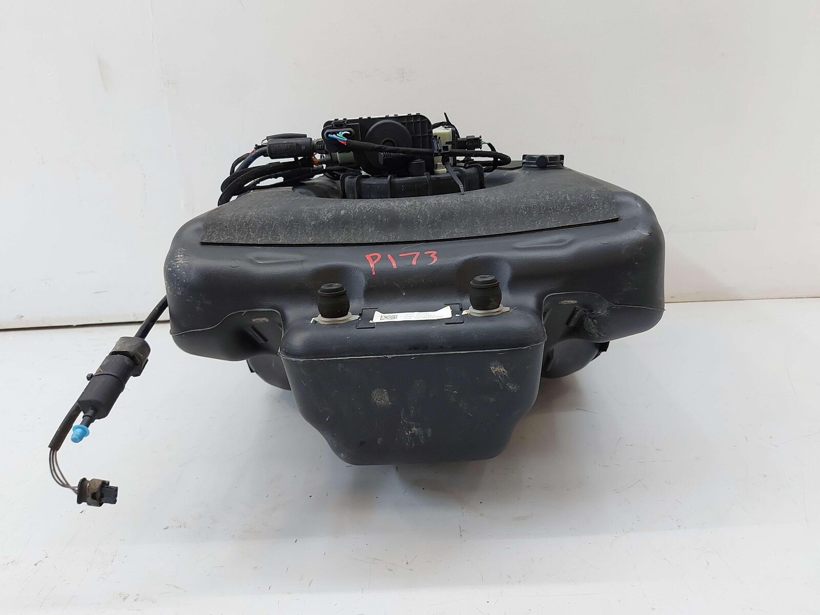 12 MERCEDES GL350 X164 DEF ADBLU TANK RESERVOIR ASSEMBLY F01C190077