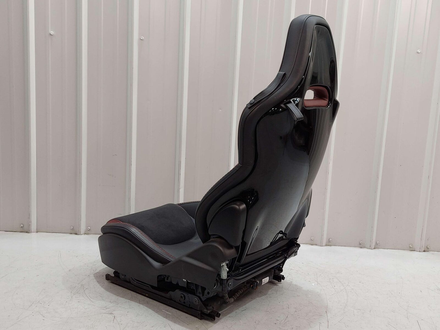 2021 MCLAREN GT SEAT DRIVER LEFT BLACK ALCANTARA W/ RED INSERTS *NOTES*