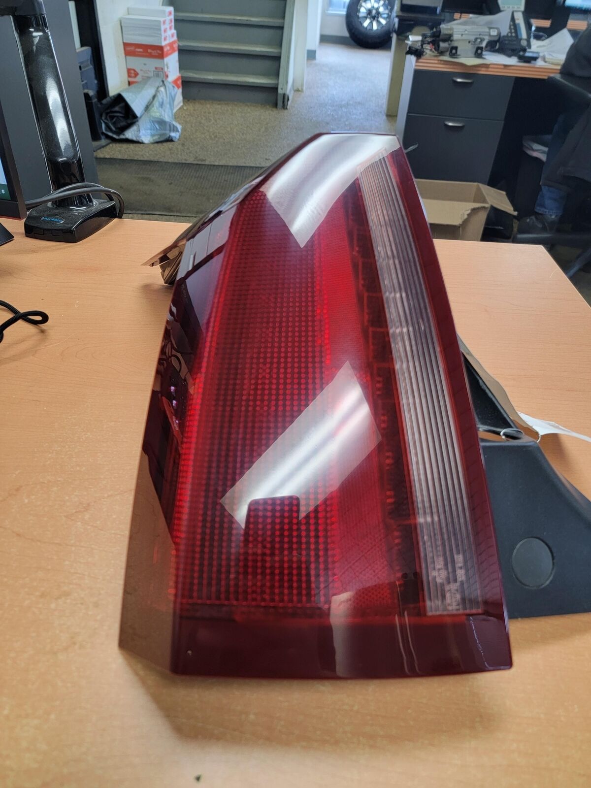 04-09 Cadillac XLR LH Left Tail Light Lamp *Minor Chip/Scratches*