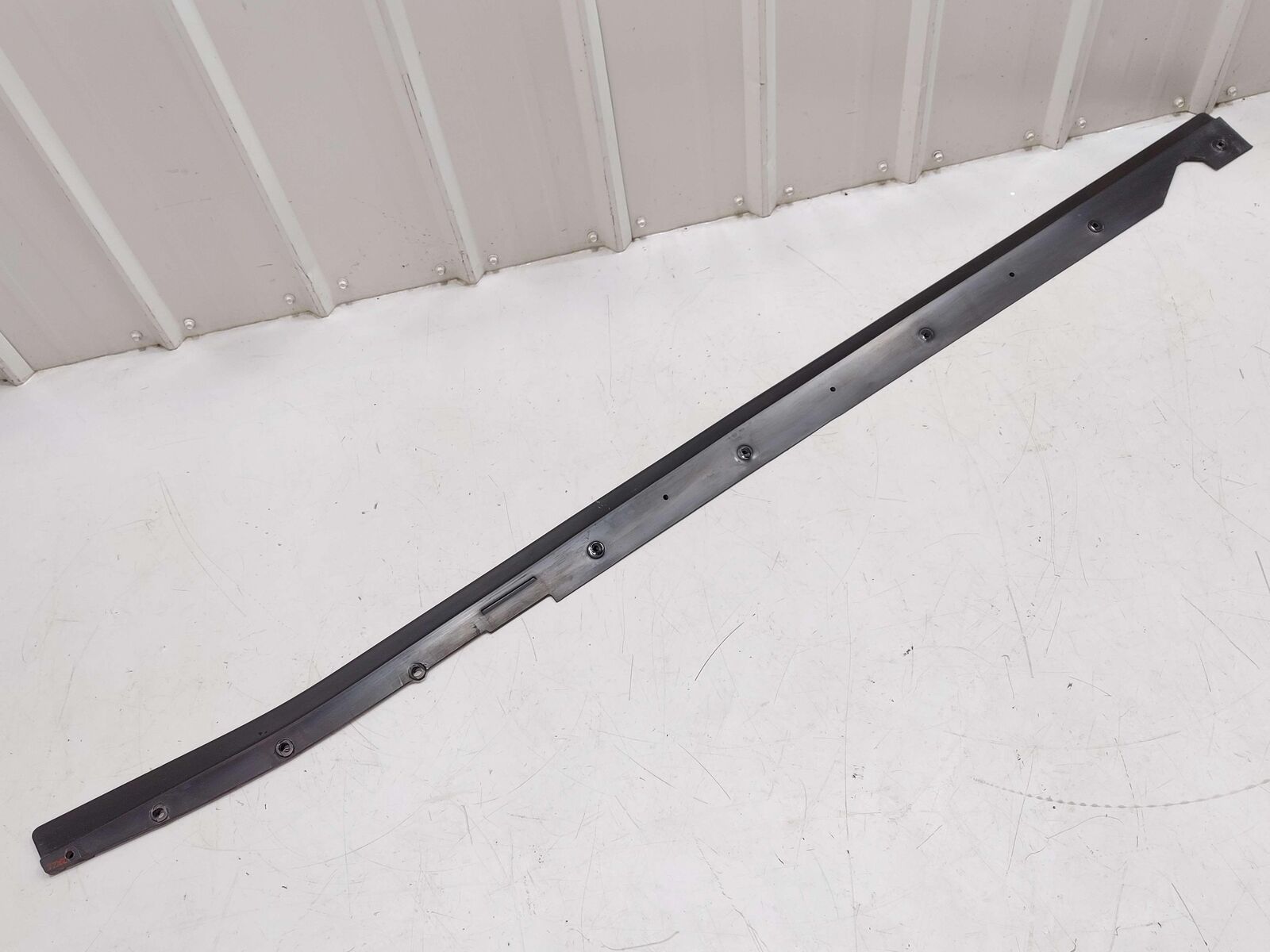 2006 FORD GT GT40 SUPERCAR LEFT OUTER ROCKER PANEL MOULDING 4G7V6310129AE OEM