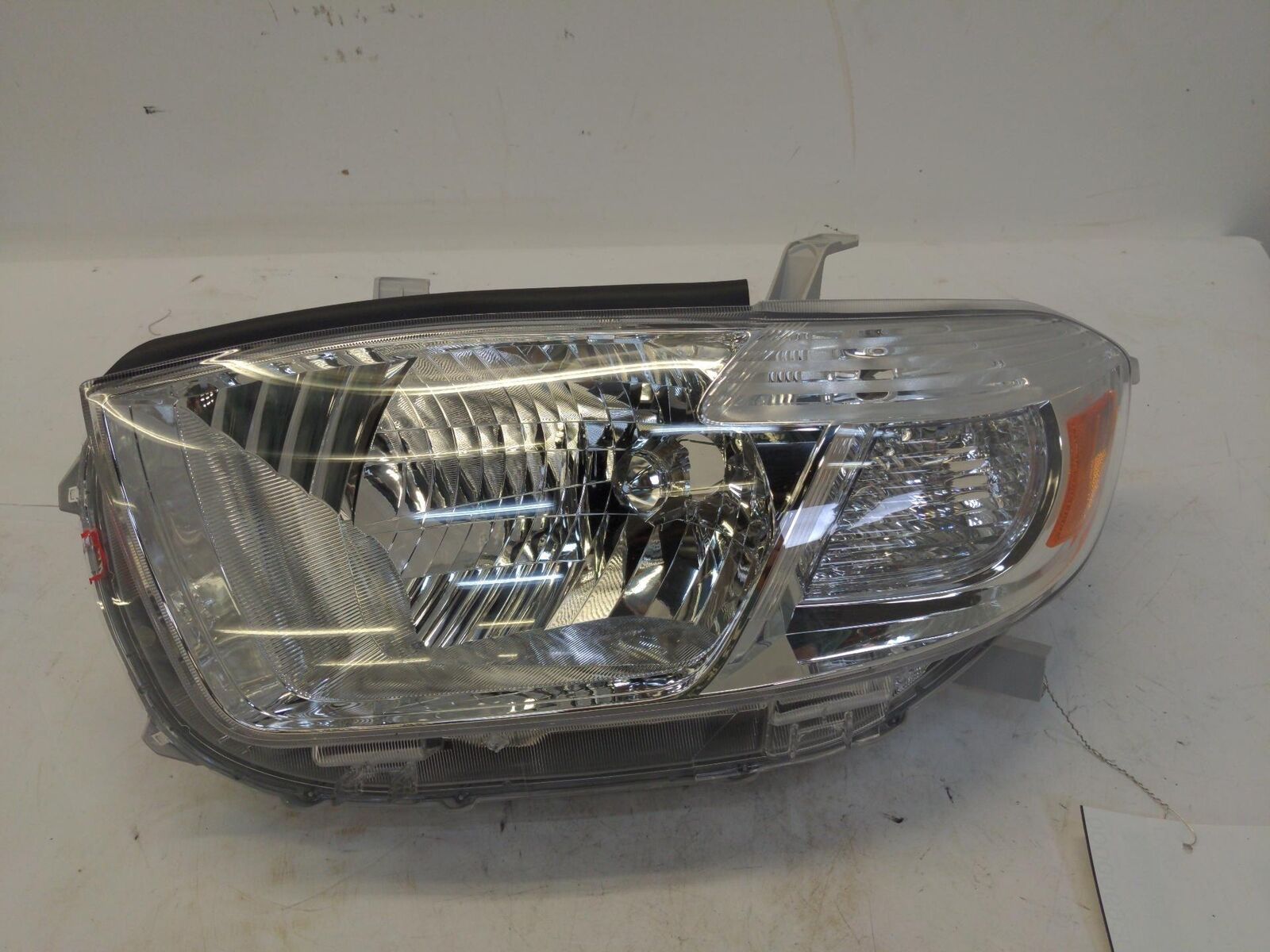 08-10 TOYOTA HIGHLANDER LH Left Headlamp *DAMAGE* 52159-35922