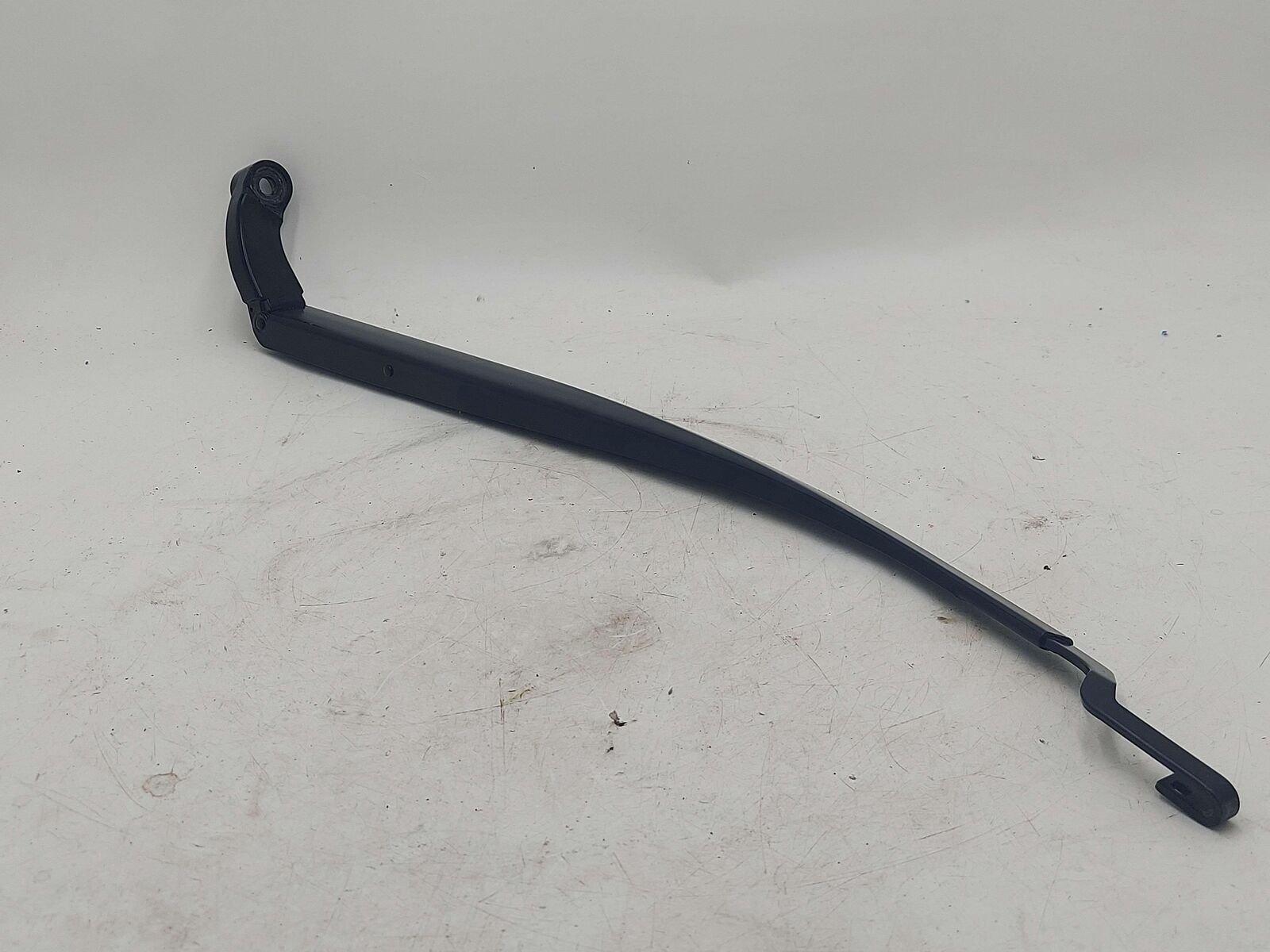 14-19 TOYOTA HIGHLANDER RIGHT WIPER ARM 852110E050