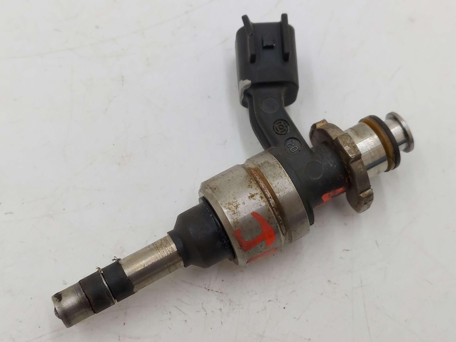 12-15 CADILLAC CTS FUEL INJECTOR #4 3.6L 12634126 *DAMAGED PLUG*