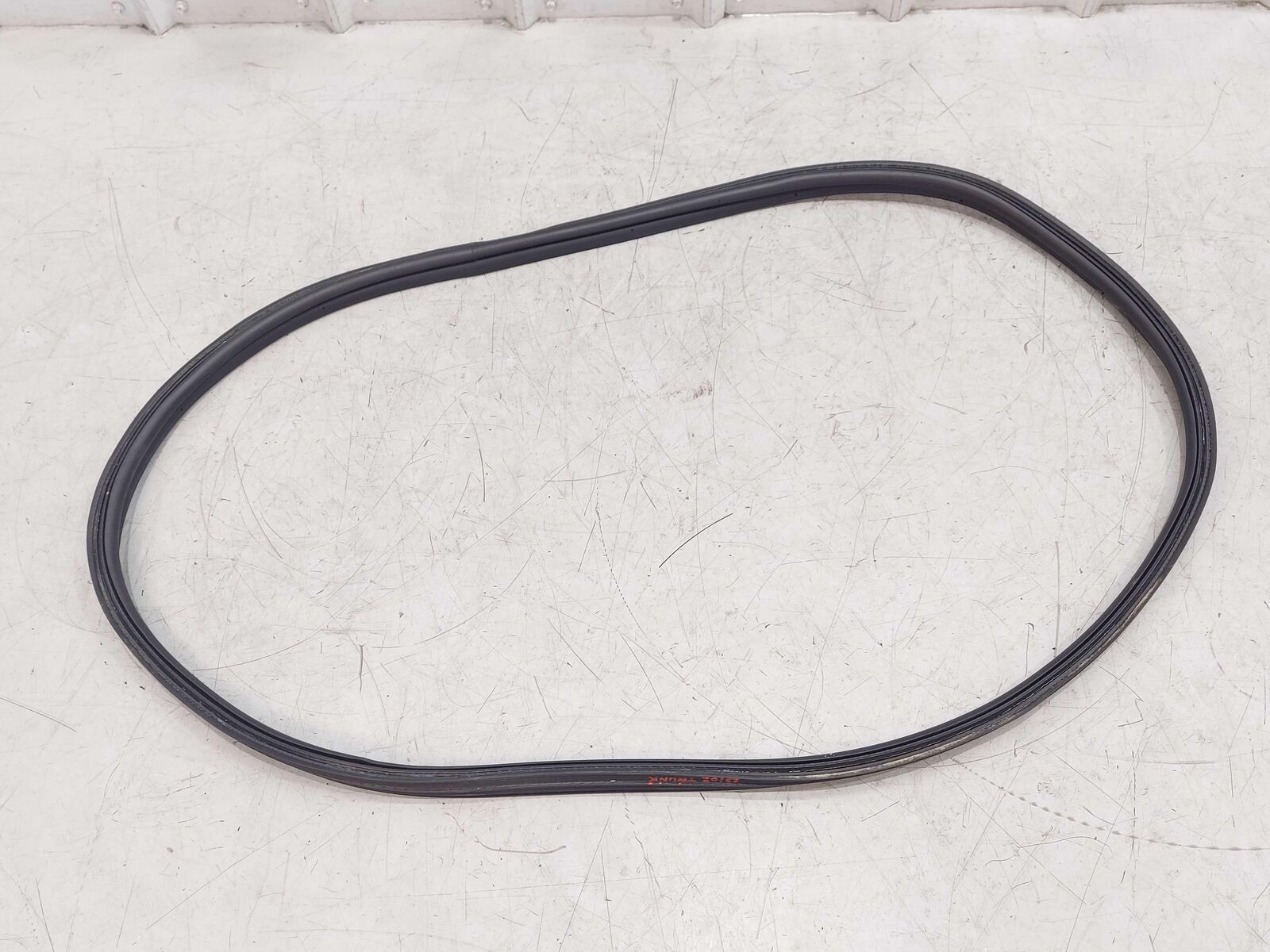 2010 Maserati GranTurismo S M145 Coupe TRUNK RUBBER SEAL MOULDING